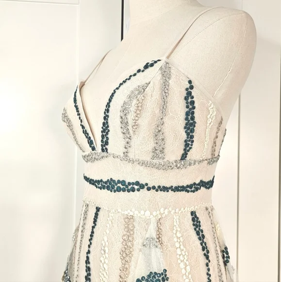 BCBGMAXAZRIA NWT Lilian Dress Sz 6 Ivory, silver, gold, teal Prom, Formal - Picture 9 of 16